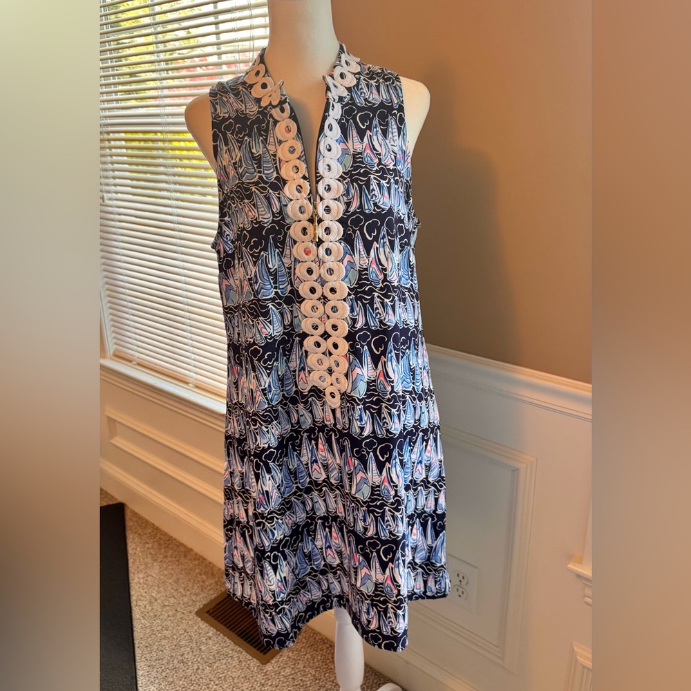Lilly Pulitzer Sleeveless sailboat Dress - Blue and White